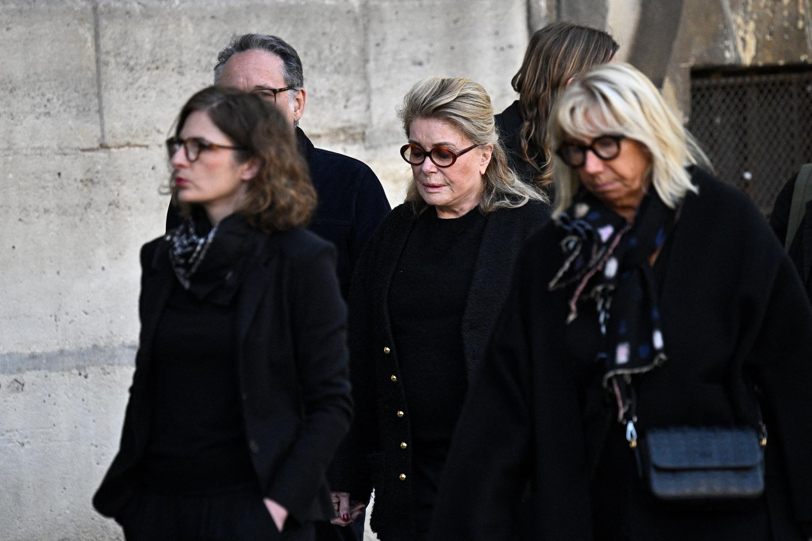 Final Farewell: Laura Smet, Brigitte Macron, Jean-Louis Borloo, and Catherine Deneuve Gather for Nathalie Baye's Memorial 6 Final Farewell: Laura Smet, Brigitte Macron, Jean Louis Borloo, and Catherine