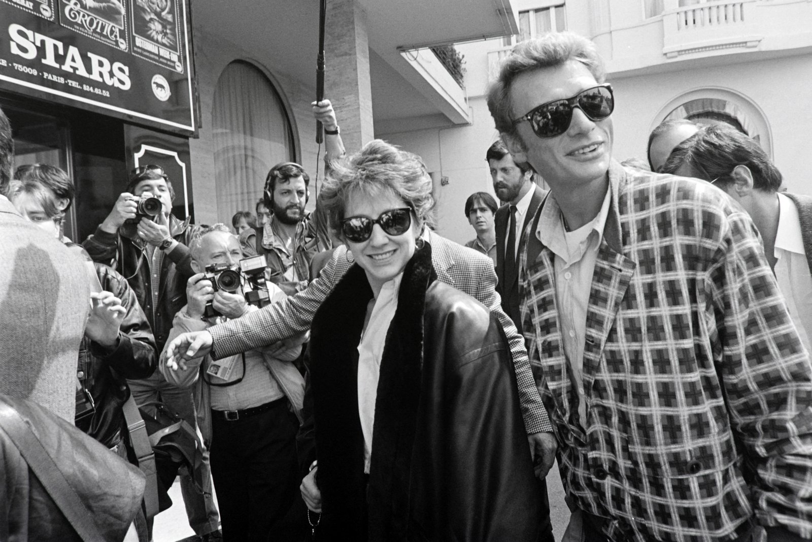 A Heartfelt Tribute: Laura Smet Celebrates the Love of Nathalie Baye and Johnny Hallyday 2 1790770826 424 A Heartfelt Tribute Laura Smet Celebrates the Love of Nathalie