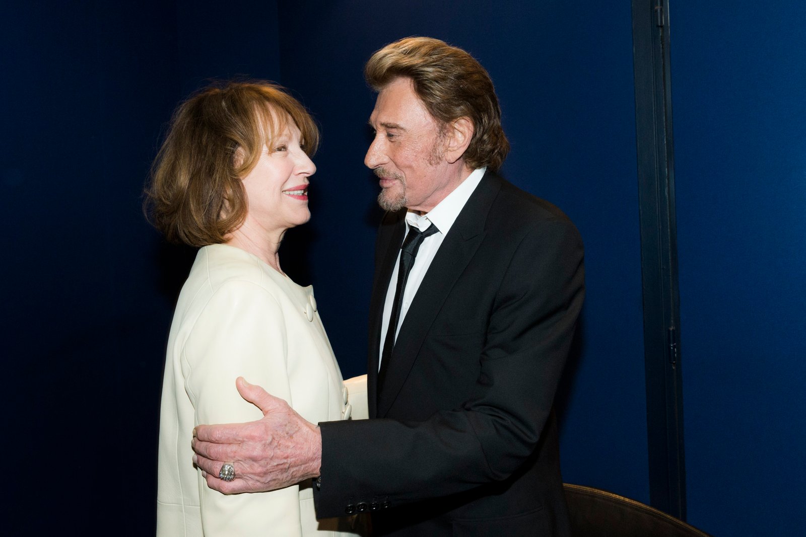 A Heartfelt Tribute: Laura Smet Celebrates the Love of Nathalie Baye and Johnny Hallyday 4 1790770827 807 A Heartfelt Tribute Laura Smet Celebrates the Love of Nathalie