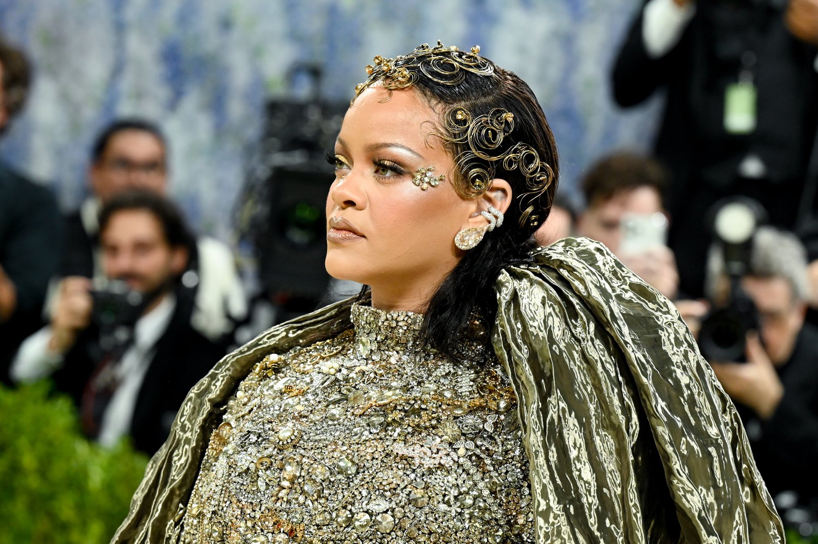 1790774120 6 Met Gala 2026 20 Dazzling Celebrities in Stunning Outfits –
