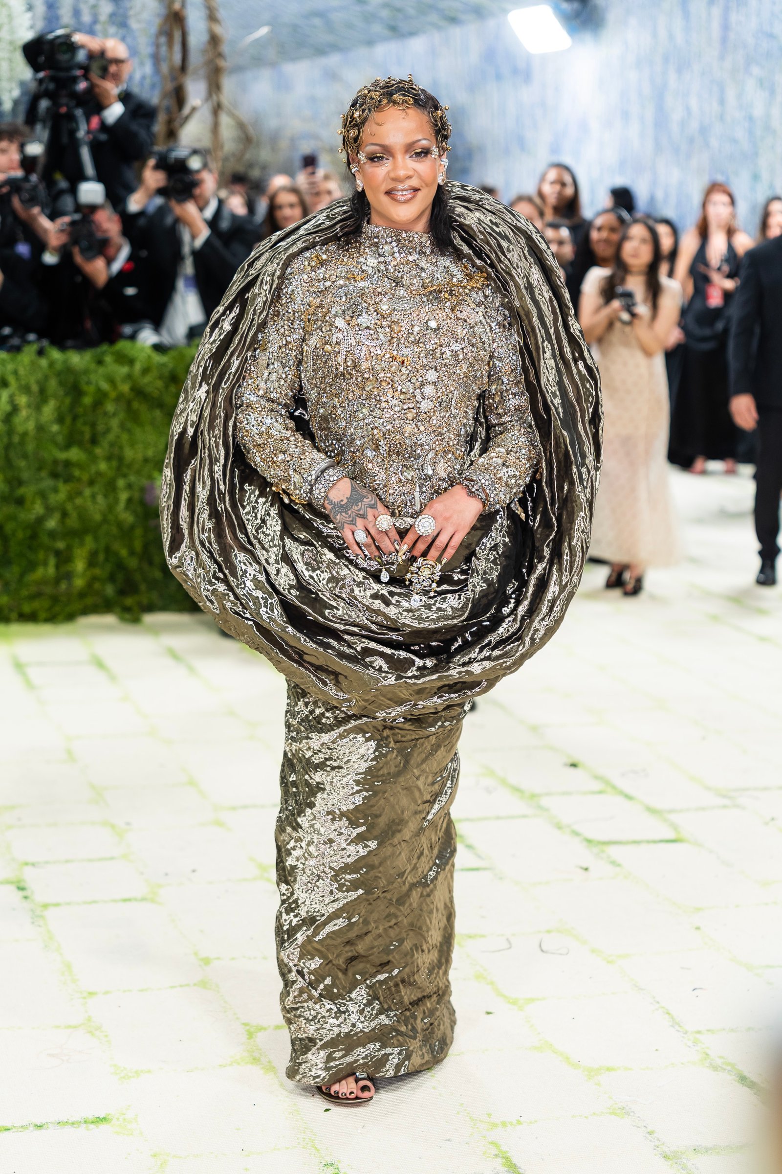 1790774121 138 Met Gala 2026 20 Dazzling Celebrities in Stunning Outfits –
