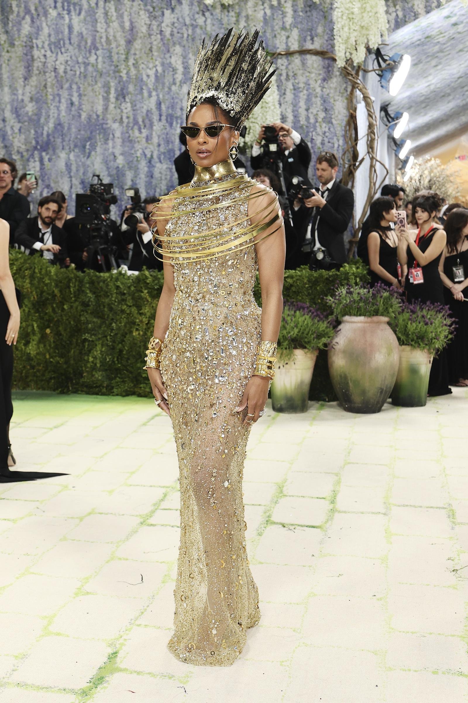 Met Gala 2026: 20 Dazzling Celebrities in Stunning Outfits –