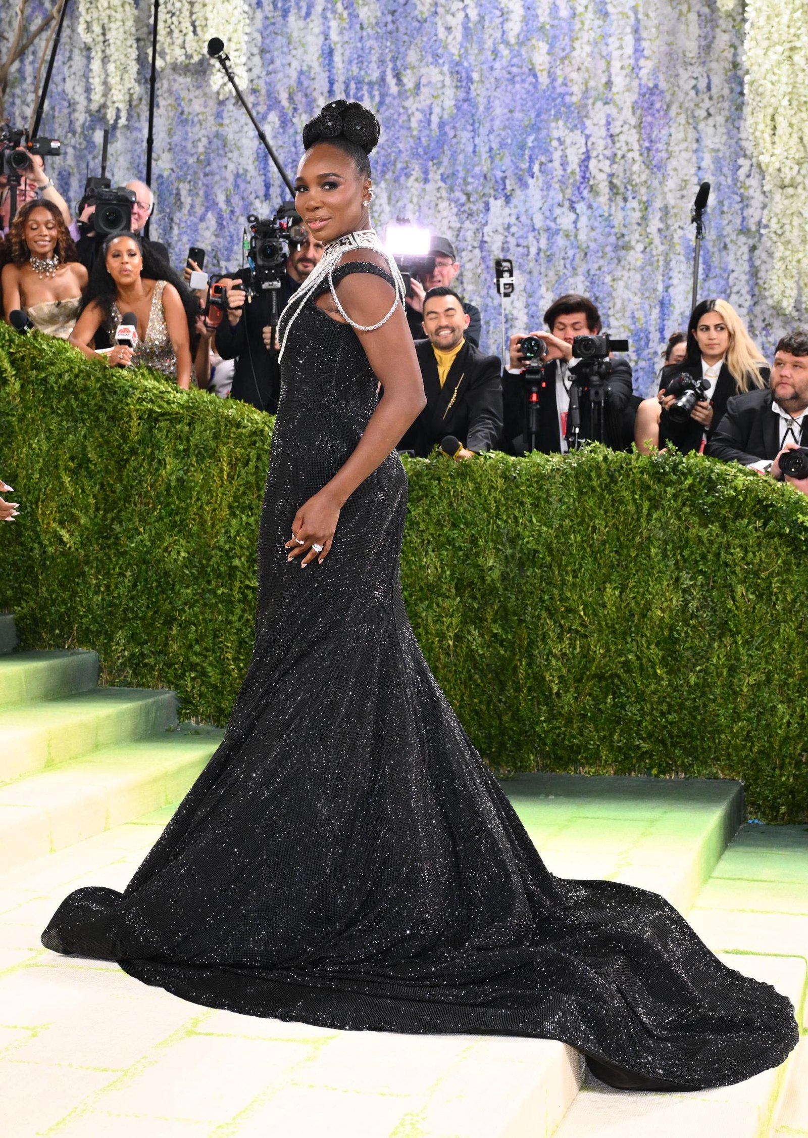 Met Gala 2026: 20 Dazzling Celebrities in Stunning Outfits –
