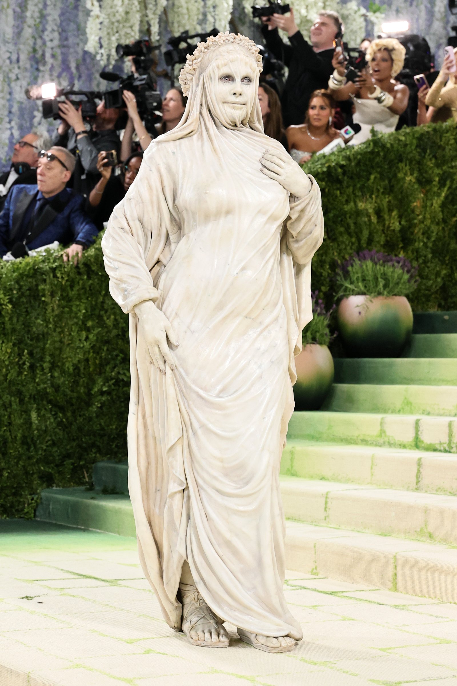 1790774130 257 Met Gala 2026 20 Dazzling Celebrities in Stunning Outfits –
