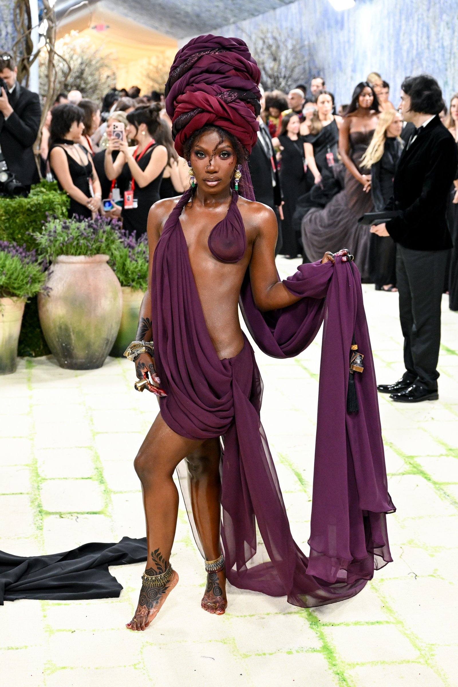 1790774132 869 Met Gala 2026 20 Dazzling Celebrities in Stunning Outfits –