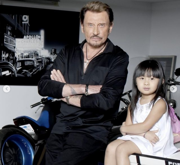 Mother s Day: Laeticia Hallyday and Her Daughters Jade and Joy