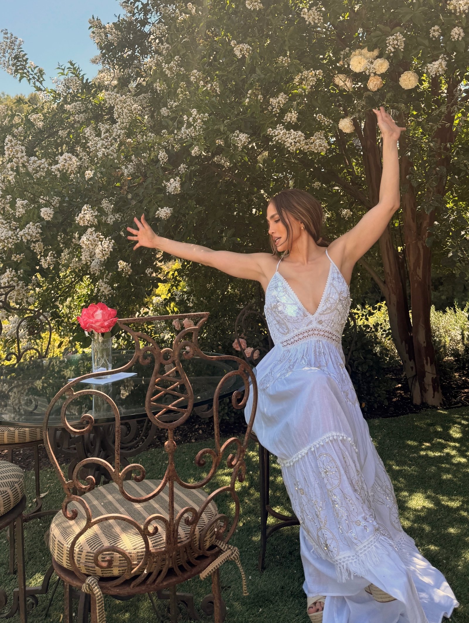 Jennifer Lopez Sparks Reactions with Twin Memorial Day Photos 5 1790918157 72 Jennifer Lopez Sparks Reactions with Twin Memorial Day Photos