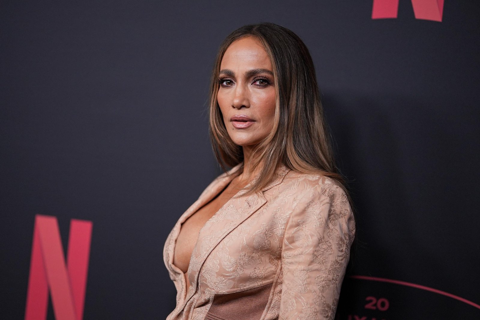 Jennifer Lopez Sparks Reactions with Twin Memorial Day Photos 23 Jennifer Lopez Sparks Reactions with Twin Memorial Day Photos