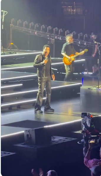 Lionel Richie, 77, Rushed to Hospital During Concert, Fans Share