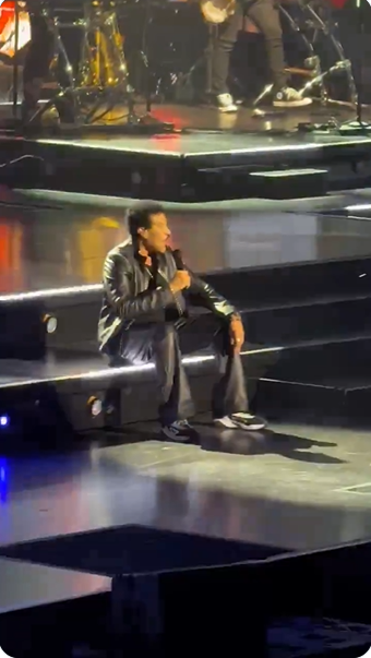 Lionel Richie, 77, Rushed to Hospital During Concert, Fans Share