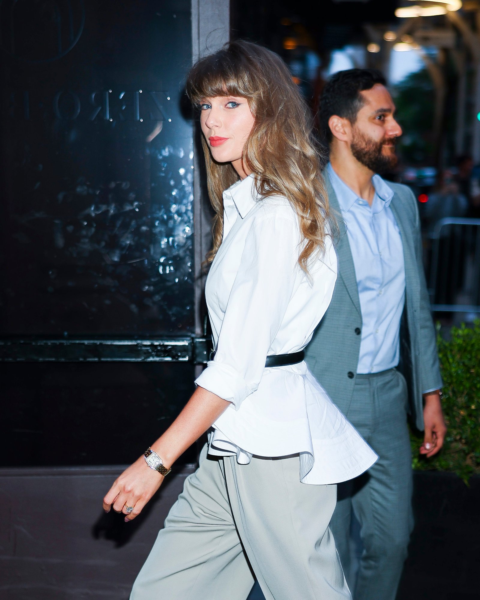 Taylor Swift Stuns in Mini Dress Out in London Post-S rumored Wedding — Fans Notice a Special Detail 3 1791233993 944 Taylor Swift Stuns in Mini Dress Out in London Post S