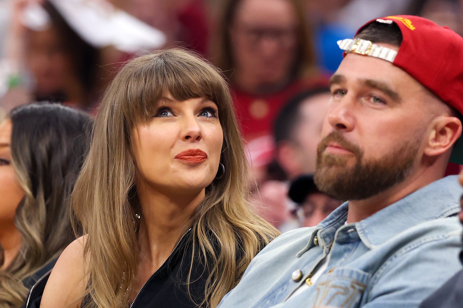 Taylor Swift Stuns in Mini Dress Out in London Post-S rumored Wedding — Fans Notice a Special Detail 5 1791233995 400 Taylor Swift Stuns in Mini Dress Out in London Post S