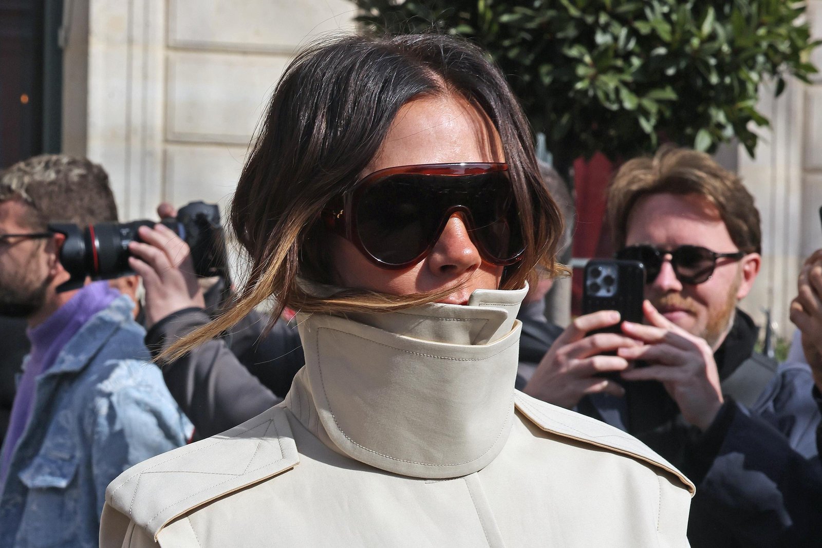 Victoria Beckham s Vacation Style Sparks Debate, While Harper Steals the