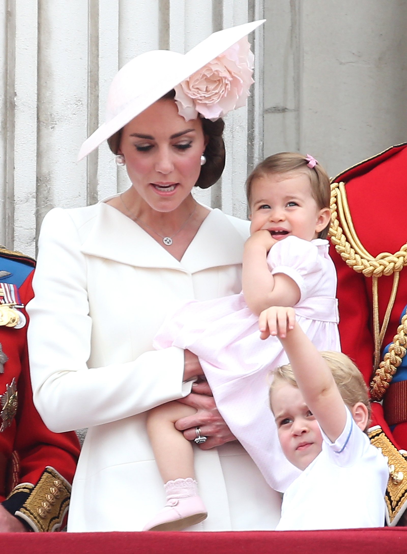 Princess of Wales and Princess Charlotte Delight Londoners with Rare Outing Together – Photos and Video 2 1791895925 22 Princess of Wales and Princess Charlotte Delight Londoners with Rare
