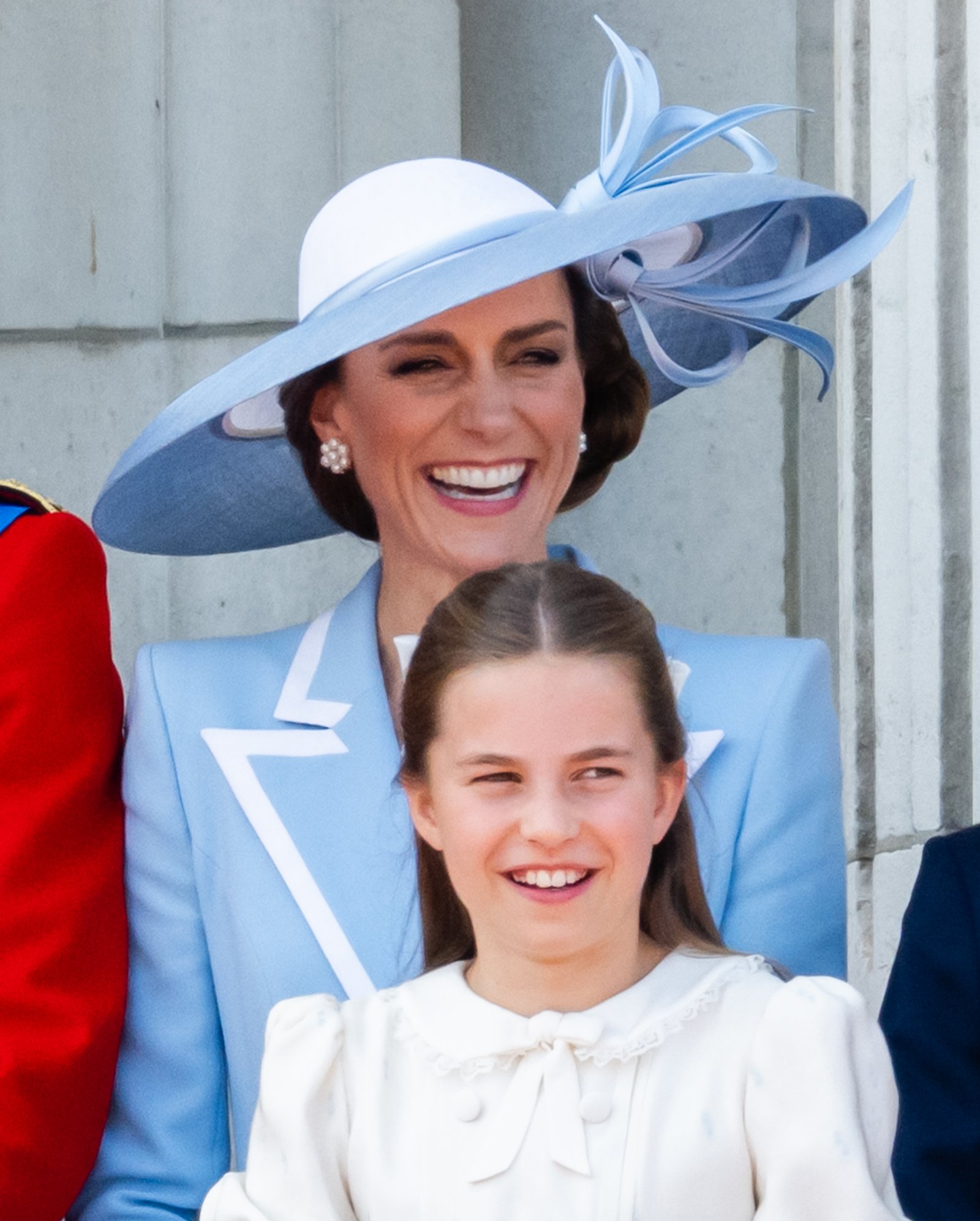 Princess of Wales and Princess Charlotte Delight Londoners with Rare Outing Together – Photos and Video 12 1791895931 545 Princess of Wales and Princess Charlotte Delight Londoners with Rare