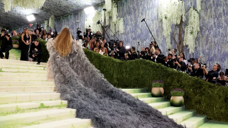Met Gala 2026: 20 Dazzling Celebrities in Stunning Outfits –