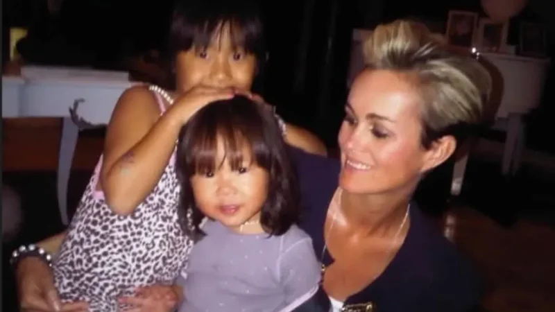 Mother s Day: Laeticia Hallyday and Her Daughters Jade and Joy