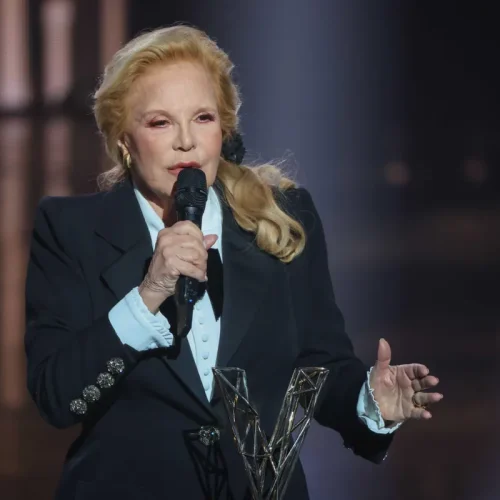 Sylvie Vartan: An Icon s Journey Through Farewells and Promising Resilience