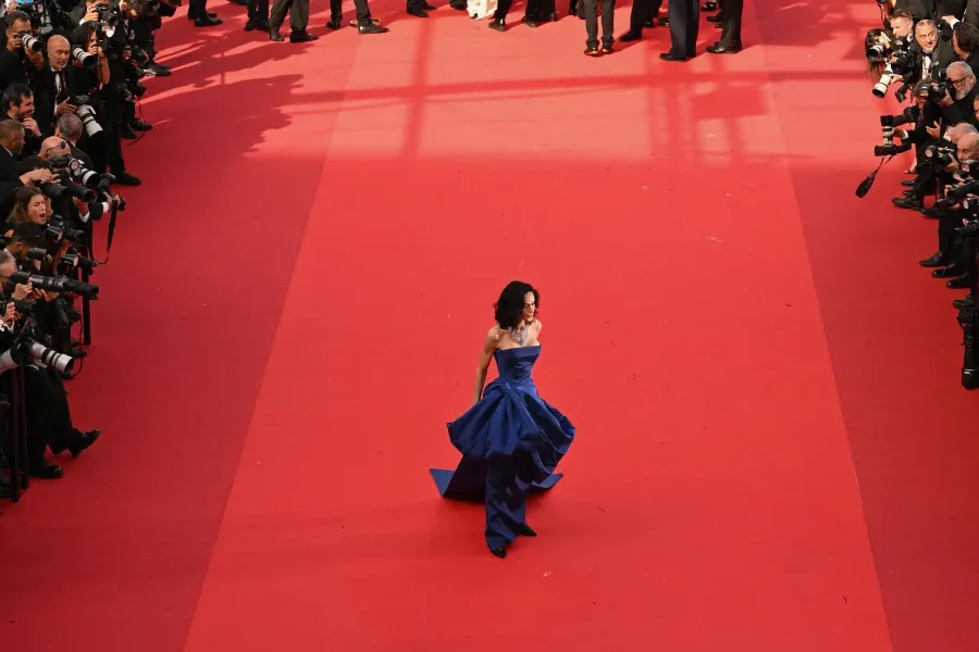 Demi Moore Shines in Blue After Bold Hair Transformation at Cannes – See the Stunning Photos