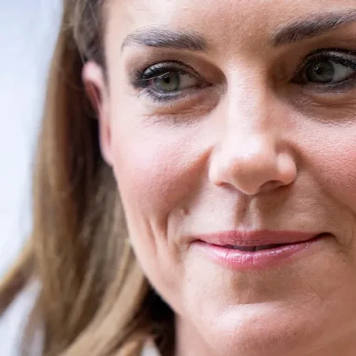 Princess of Wales and Princess Charlotte Delight Londoners with Rare Outing Together – Photos and Video